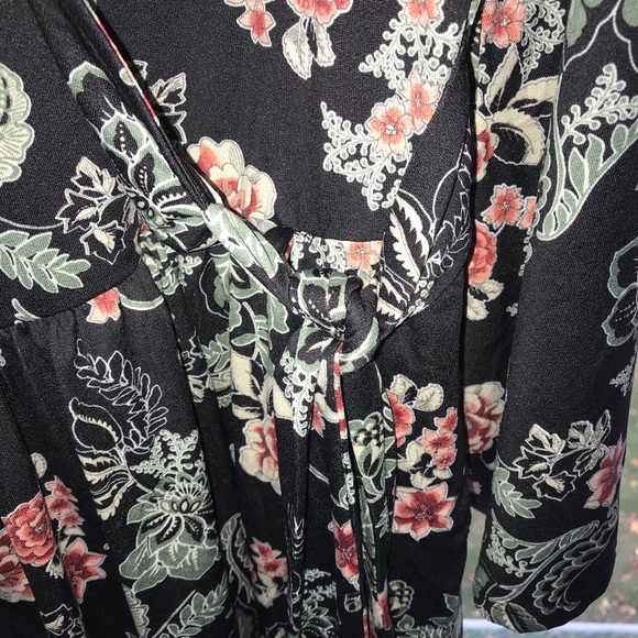 Perfect for Fall 🍂🍁🍂Bobeau wrap floral print dress - Picture 3 of 3